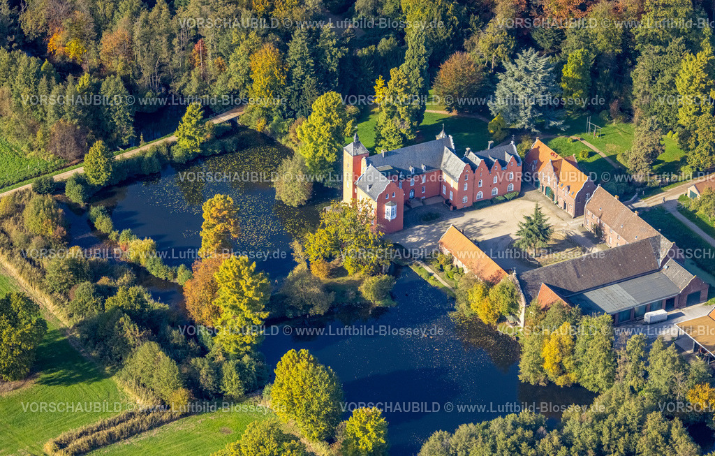 Rheurdt221004980 | Luftbild, Schloss Bloemersheim, Wasserschloss, Schloßweiher Littardsche Kendel, Bäume in Herbstfarben, Vluyn, Neukirchen-Vluyn, Ruhrgebiet, Niederrhein, Nordrhein-Westfalen, Deutschland