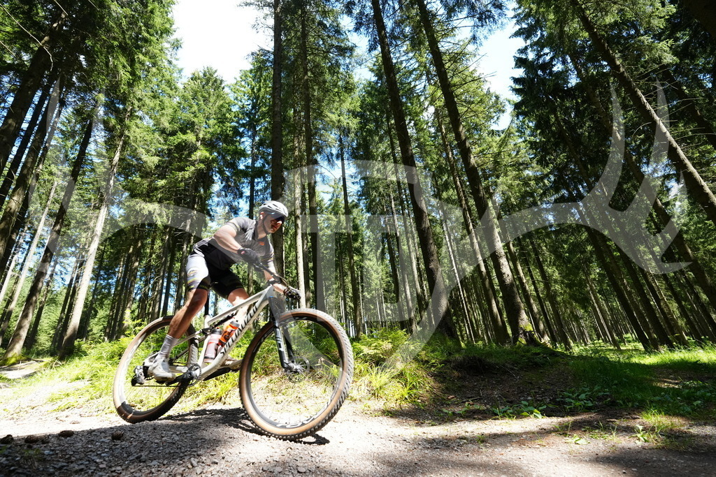 FC100746 | Fotogalerie der Treibjagd im Dunkelwald - Dein MTB Etappenrennen im Erzgebirge - Realisiert mit Pictrs.com