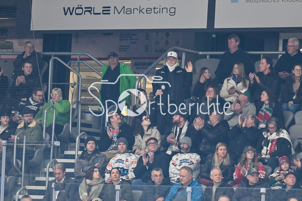 Augsburger Panther - Düsseldorfer EG | heute im Stadion - Marco NIEWOLLIK (Augsburger Panther #28) / DEL: Augsburger Panther - Duesseldorfer EG, Curt Frenzel Stadion am 04.03.2025