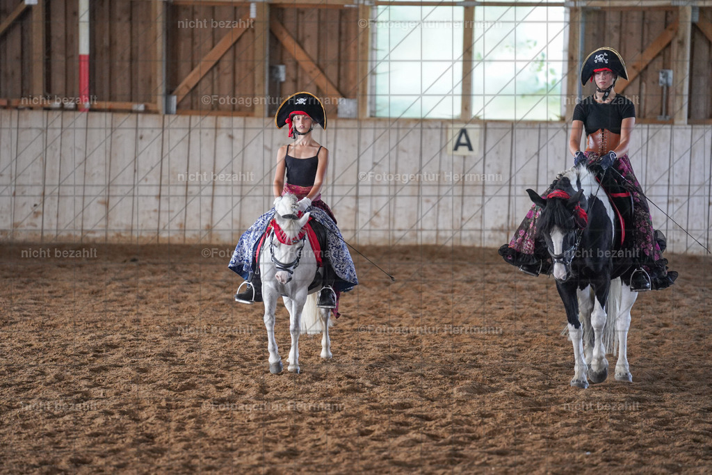 20230917-FAH09826 | Landsberg am Lech, 2023, Kaufbeuren, Kempten, Allgäu, Turnierfotografen Bayern, Fotoagentur Herrmann, Turnierbilder, Reitsport Fotos, Pferdefotograf, Augsburg, Bad Tölz, Dachau, Karlsfeld, Memmingen, Buchloe, Schwabmünchen