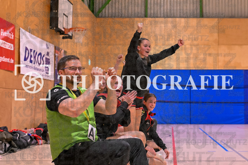 GER, SG Maulburg/Steinen - SG Muggensturm/Kuppenheim, Handball, Suedbadenliga, 17. Spieltag, Saison 2023/2024, 09.03.2024 | Jubel bei SGMS

GER, SG Maulburg/Steinen - SG Muggensturm/Kuppenheim, Handball, Suedbadenliga, 17. Spieltag, Saison 2023/2024, 09.03.2024

Foto: TH Fotografie/Thomas Hess