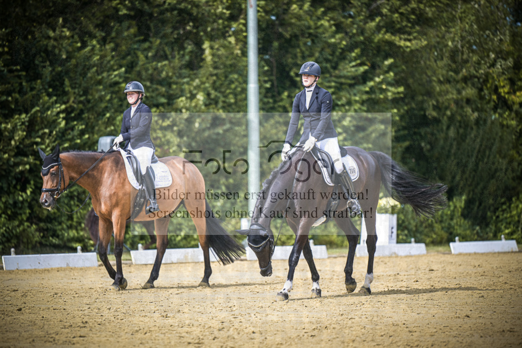 DOS_6456 | Entdecke hochwertige Reitturnierfotos von Foto Oger. Professionell, emotional und authentisch – jetzt Lieblingsmomente im Shop bestellen.Deutschlandweite Turnierfotografie. - Realisiert mit Pictrs.com