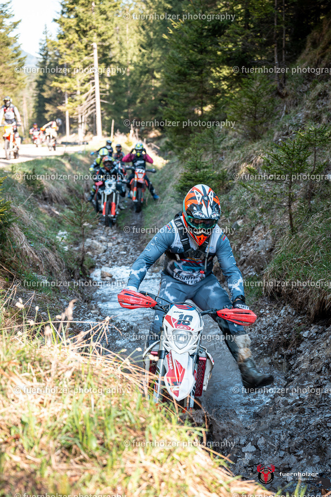 fuernholzer_250501-C1-43 | Fotografische Impressionen von der Red Stag Enduro Extreme by fuernholzer-photography.com. Endurosport in Österreich fotografisch festgehalten von fuernholzer. Auftragsfotografie für Private, Gewerbefotos und Industriefotografie. Eventfotografie, Sportfotografie und Motorsportfotografie. Anbieter von Fotoworkshops, Fototraining, fotografischen Vorträgen und Fotoseminaren.
