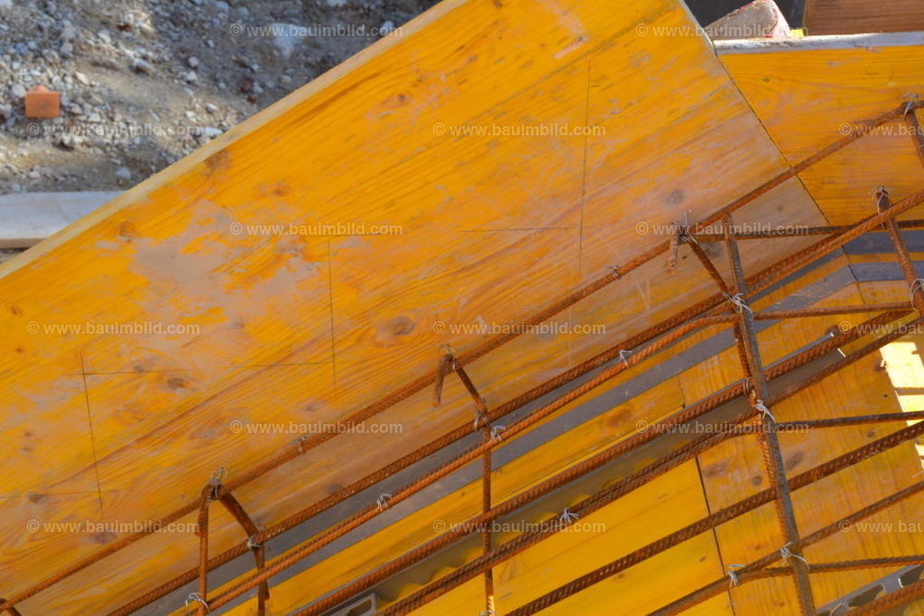 bib-lg04-betonarbeiten-0697 | Nach LV-Leistungsgruppen sortierte Detailfotos über den Bau eines Hauses. Alle Hausbau-Bilder direkt vom Urheber und Autor der Website Haus-Selber-Bauen.com