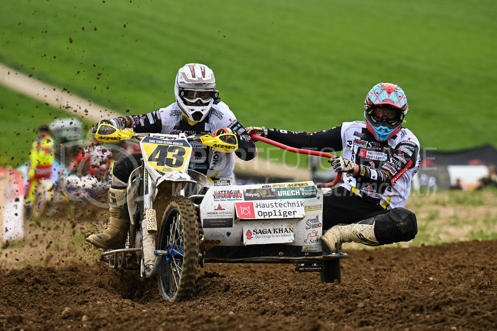 Motocross Schlatt bei Winterthur - 30. April 2023 | #43 Gloor Ronny / Lenherr Andreas aus Menziken (CH) auf KTM in der Kategorie Seitenwagen am Motocross Schlatt bei Winterthur, 30. April 2023. 
Instagram: @mx_schlatt | @mc_wila | @sam_schweiz
Bild: Sportfotografie Markus Aeschimann | www.markus-aeschimann.ch - Realisiert mit Pictrs.com