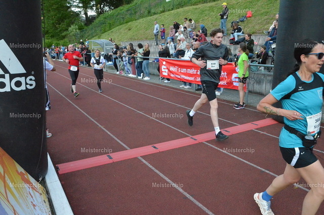 19-33-41_ | Meisterchip Fotoshop - Realisiert mit Pictrs.com