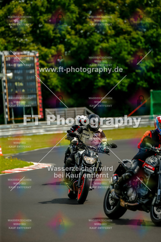 VBK-4932 | Hier findet Ihr Bilder von Touristenfahrten auf der Nürburgring Nordschleife oder von anderen Veranstaltungen die ich besucht habe. Viel Spass beim Durch Schauen 