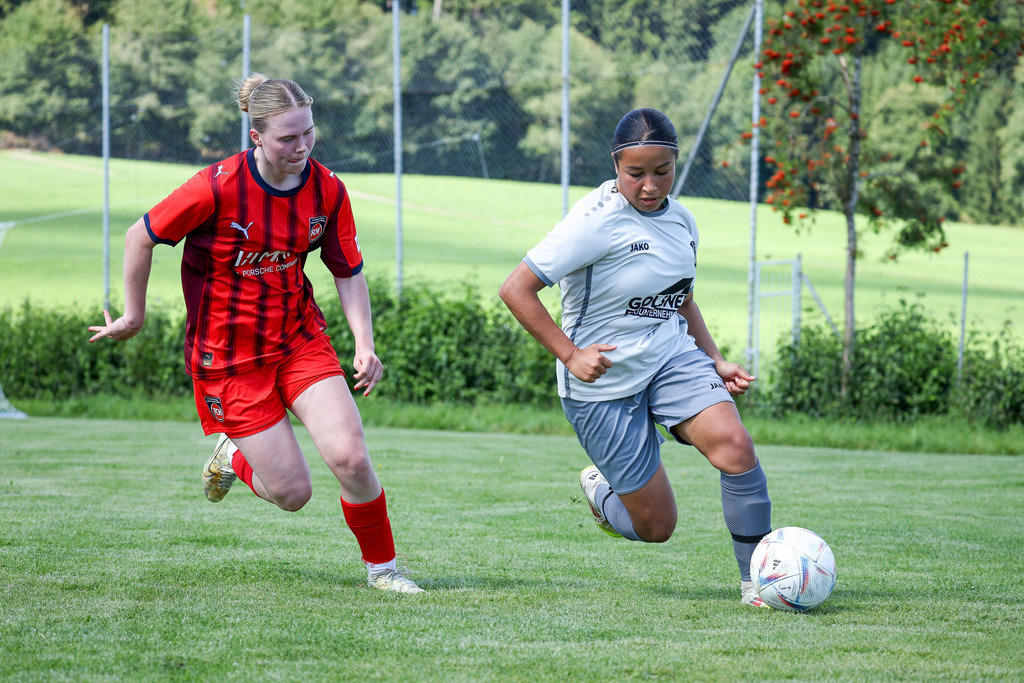 Fußball I FRAUEN I Saison 2025-2026 I Freundschaftsspiel I FC Loppenhausen - 1FC Heidenheim 1846 II I_250831_1210 | Fotopresso – Sportfotografie in Heidenheim & Umgebung. Professionelle Sportfotografie für unvergessliche Momente. Dynamische Action-Shots, emotionale Szenen & hochwertige Bilder. - Realisiert mit Pictrs.com