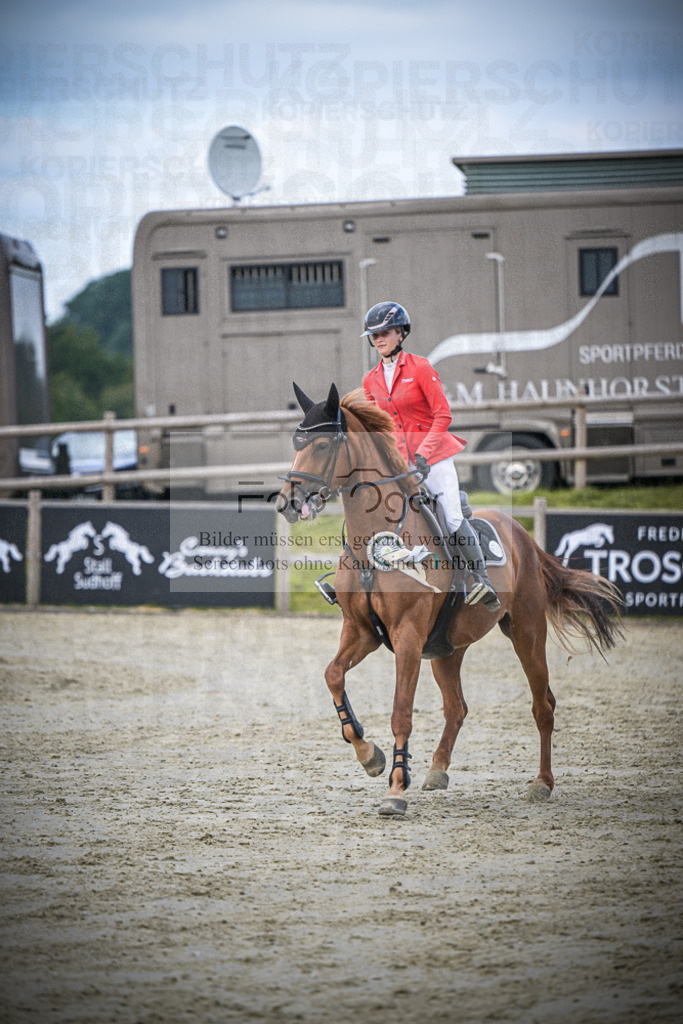 DOS_0182 | Entdecke hochwertige Reitturnierfotos von Foto Oger. Professionell, emotional und authentisch – jetzt Lieblingsmomente im Shop bestellen.Deutschlandweite Turnierfotografie. - Realisiert mit Pictrs.com