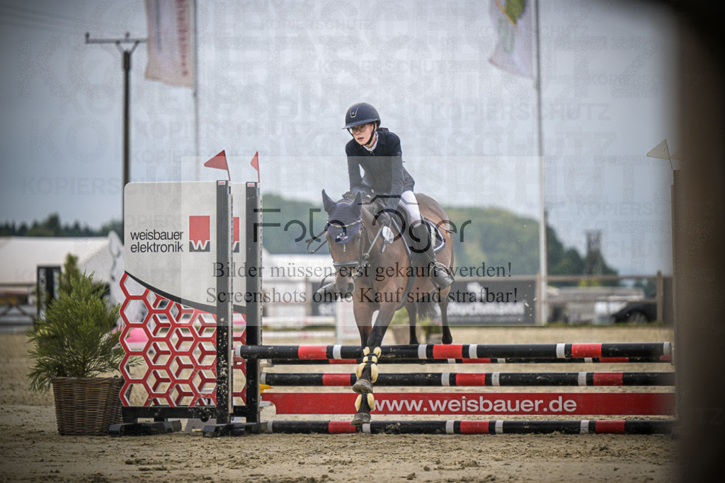 DOS_0854 | Entdecke hochwertige Reitturnierfotos von Foto Oger. Professionell, emotional und authentisch – jetzt Lieblingsmomente im Shop bestellen.Deutschlandweite Turnierfotografie. - Realisiert mit Pictrs.com