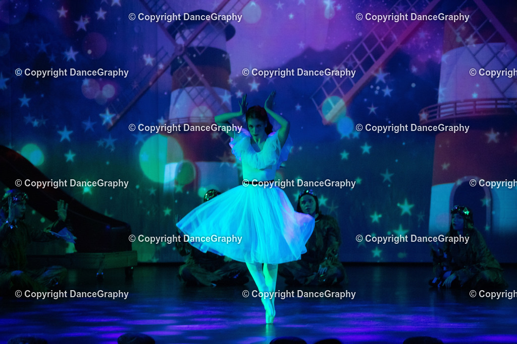 GPHY1870 | DanceGraphy - Realisiert mit Pictrs.com