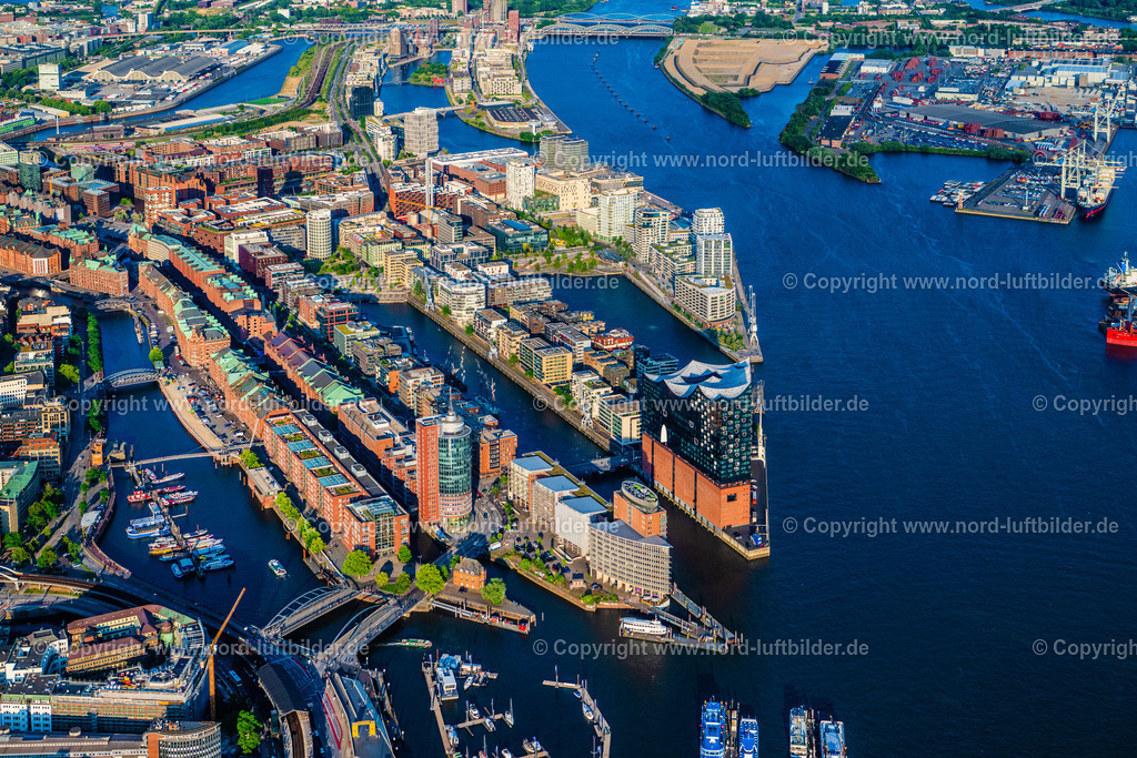 Hamburg_Speicherstadt_Hafencity_ELS_8873160625 | HAMBURG 16.06.2025 Gebäude, Straßen und Kanäle der Hafencity und Speicherstadt in Hamburg, Deutschland. // Buildings, streets and canals of the Hafencity and Speicherstadt in Hamburg, Germany. Foto: Martin Elsen