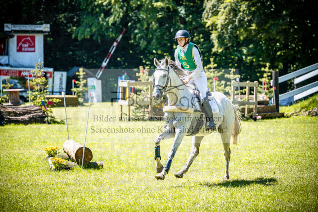 Vielseitigkeitsturnier Melle Oldendorf | Entdecke hochwertige Reitturnierfotos von Foto Oger. Professionell, emotional und authentisch – jetzt Lieblingsmomente im Shop bestellen.Deutschlandweite Turnierfotografie. - Realisiert mit Pictrs.com