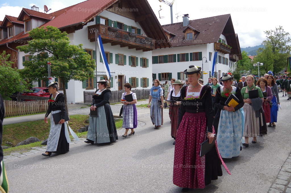 IMGP6562 | fotografiert von Axel PollmannLeonhardi Wallfahrt Benediktbeuern und Murnau, Fronleichnam, Fasching, Landschaft im Loisachtal und Benediktbeuern  - Realisiert mit Pictrs.com