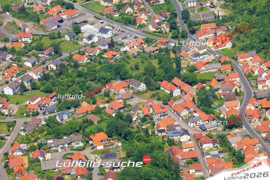 Die Luftaufnahme Zell - Knetzgau wurde vom UL-Flugzeug (keine Drohne) aus fotografiert.Hohe Druck- Auflösung-die Geschenkidee!