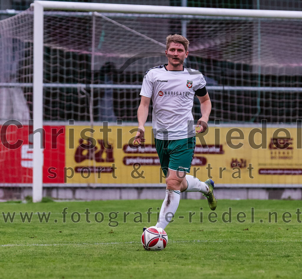 2023-07-28_098_FC_Schwaig_gegen_TSV_1860_Rosenheim | Oberding, Deutschland, 28.07.2023:
Fußball, Landesliga Südost 2023 / 2024, 3. Spieltag, FC Schwaig gegen TSV 1860 Rosenheim, Endergebnis: 1:1

Tobias Jell (FC Schwaig, #2)

Foto: Christian Riedel / fotografie-riedel.net