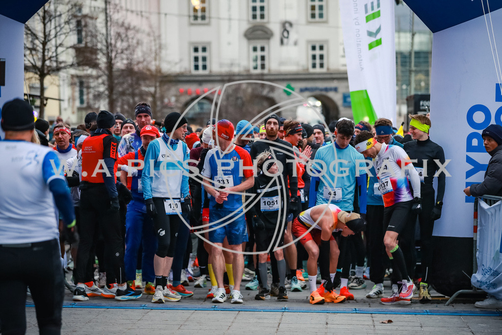 SILVESTERLAUF LINZ 25 | Linz, AUSTRIA, 31. Dezember 25, TRIRUN SILVESTERLAUF LINZ 25 , Image shows: 
Photo: WAPICS / BINDER Manuel