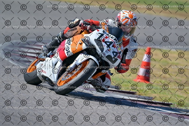 26bt04-0784 | markuskiefer.com - Realisiert mit Pictrs.com