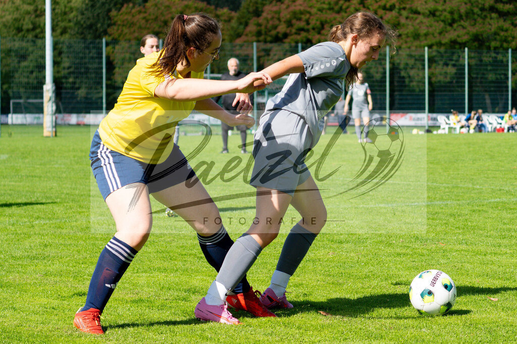 20260906_RULSVK_0839 | Fußball, Frauen:   beim Spiel der Kreisliga zwischen SG Rulle/Haste vs. SV Kettenkamp am 06.09.2026 im Stavermann-Sportpark in Rulle/Wallenhorst, Deutschland.(Foto von Nico Paetzel) - Realisiert mit Pictrs.com