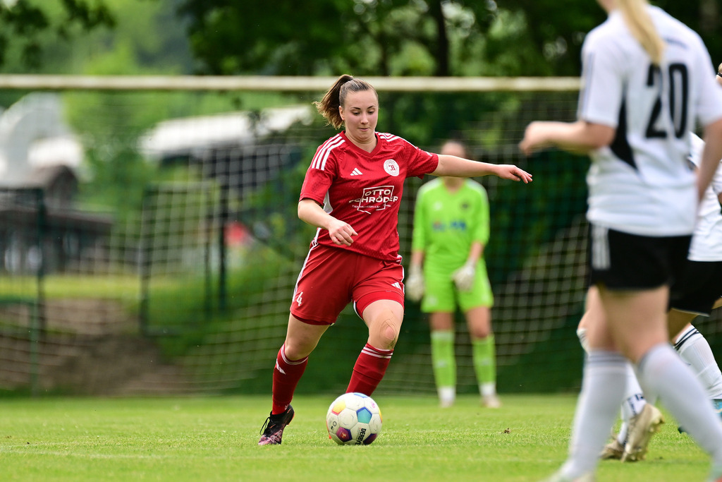 Fußball I Frauen I Saison 2024-2025 I Oberliga I 26. Spieltag I FC Jesteburg-Bendestorf - SV Heidekraut Andervenne | Der Sportfotograf. - Realisiert mit Pictrs.com