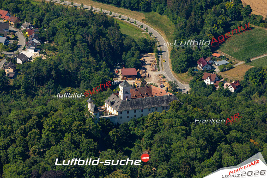 Die Luftaufnahme Greifenstein - Heiligenstadt in Oberfranken wurde 2022 vom Flugzeug aus (keine Drohne) erstellt. Hohe Auflösung -für große Poster und Wandbilder geeignet - Garantiert!