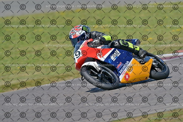 26BT01-1614 | 069 - Realisiert mit Pictrs.com