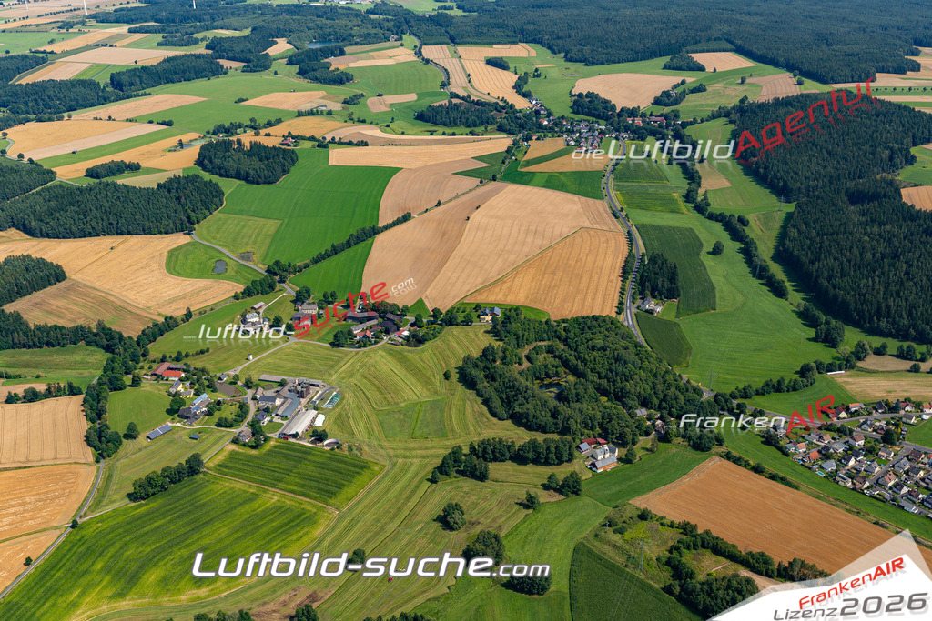 Aktuelles Luftbild von Sinatengrün Wunsiedel Kauf mit Lizenz / Bildrechten möglich- Die Luftaufnahme wurde 2021 mittels UL-Flugzeug erstellt ( keine Drohne ) - hochauflösende Kamera-Systeme von  Canon -Beste Qualität - Für grossformatige Ausdrucke geeignet. Die Geschenkidee !