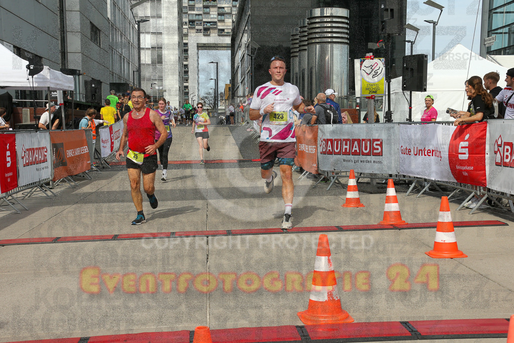 250920_1334_EX1_5541 | Sportfotografie im Rhein-Sieg Kreis, Köln, Bonn, NRW, Rheinland Pfalz, Hessen, etc. Unser Tätigkeitsfeld umfasst den Laufsport vom Volkslauf über den Marathon, Duathlon, Triathon bis zum Ultralauf wie Kölnpfad Ultra oder Schindertrail.