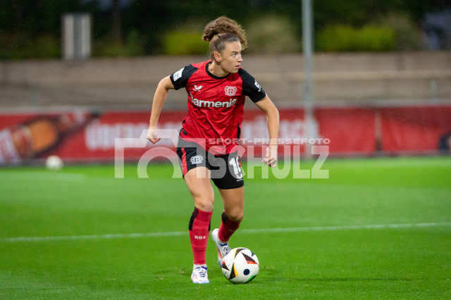 20240927_NSZ_6503 | Synne Skinnes Hansen (Bayer Leverkusen,No.10)DEU, Leverkusen, 27.09.2024 Fußball, Frauen, Google Pixel Frauen-Bundesliga, Saison 2024/2025, 4. Spieltag, Bayer 04 Leverkusen - TSG HoffenheimDIE DFB-RICHTLINIEN UNTERSAGEN JEGLICHE NUTZUNG VON FOTOS ALS SEQUENZBILDER UND/ODER VIDEOÄHNLICHE FOTOSTRECKEN - Realisiert mit Pictrs.com