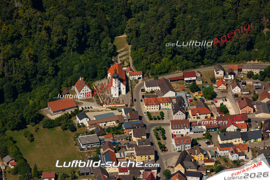 Aktuelles Luftbild von  Wellheim - Die Luftaufnahme wurde 2022 mittels UL-Flugzeug erstellt ( keine Drohne ) - hochauflösende Kamera-Systeme von  Canon -Beste Qualität - Für grossformatige Ausdrucke geeignet. Die Geschenkidee !