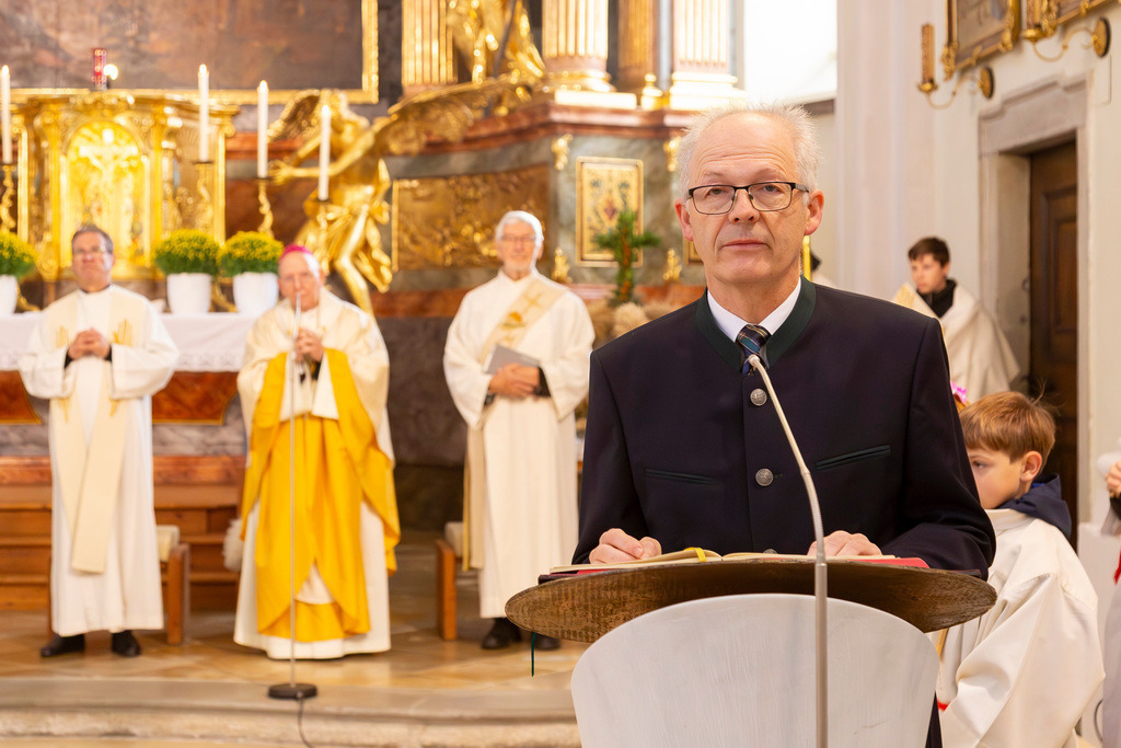 Festmesse-021 | Fotodoku der Festmesse anläßlich der Seligsprechung von Maria Theresia LEDOCHOWSKA 1975, zelebriert von Altbischof DDr. Klaus Küng und Pfarrer Mag. Zenon PAJAK in der Pfarrkirche Loosdorf. 