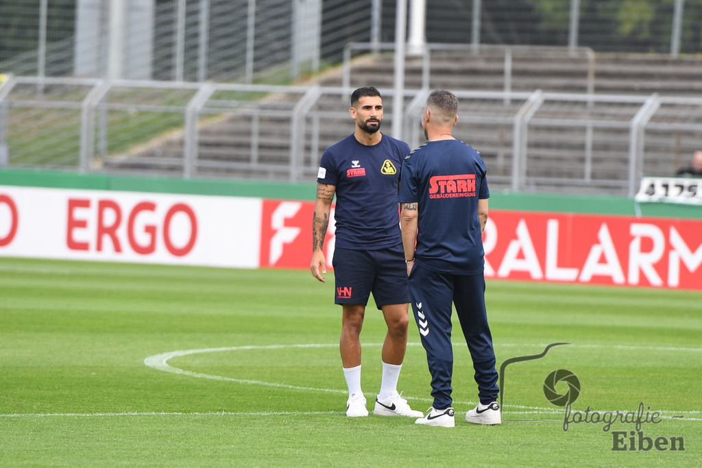 SV Atlas-Delmenhorst-Borussia Mönchengladbach | DFB-Pokal 1. Runde;SV Atlas Delmenhorst (gelb)-Borussia Mönchengladbach (schwarz) am 17.08.2025 in Oldenburg (Marschweg-Stadion), Photo: Philip Eiben 2025 - Realisiert mit Pictrs.com