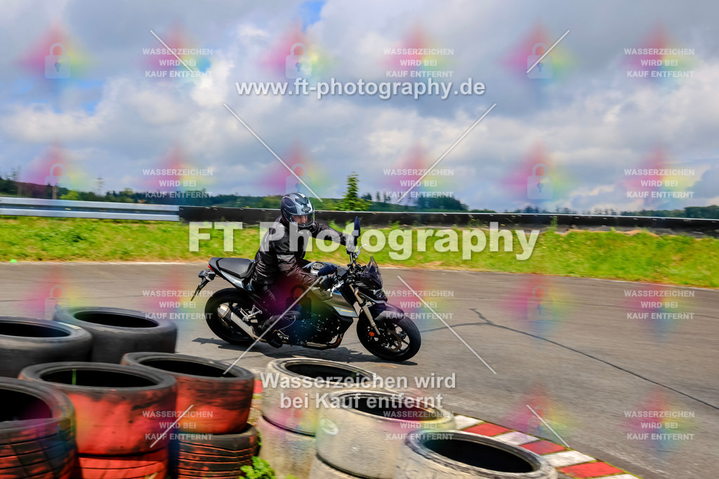 _TCM3310 | Hier findet Ihr Bilder von Touristenfahrten auf der Nürburgring Nordschleife oder von anderen Veranstaltungen die ich besucht habe. Viel Spass beim Durch Schauen 