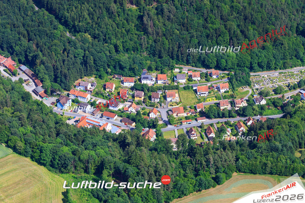Die Luftaufnahme der Stadt Wirsberg wurde 2017 vom Flugzeug heraus erstellt ( keine Drohne )- hohe Auflösung für beste Qualität