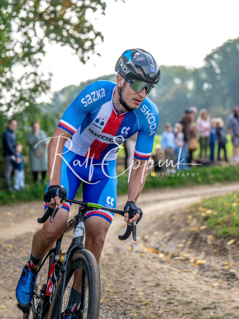 20251012_DSC02482 | Sportfotografie, Eventfotografie, Porträtfotografie, Radsport Fotograf, Triathlon Fotograf, Düsseldorf Fotograf, Köln Fotograf, Actionfotografie, Teamfotografie, Peoplefotografie, Business Portraits, Veranstaltungsfotografie, Reportagefotografie - Realisiert mit Pictrs.com
