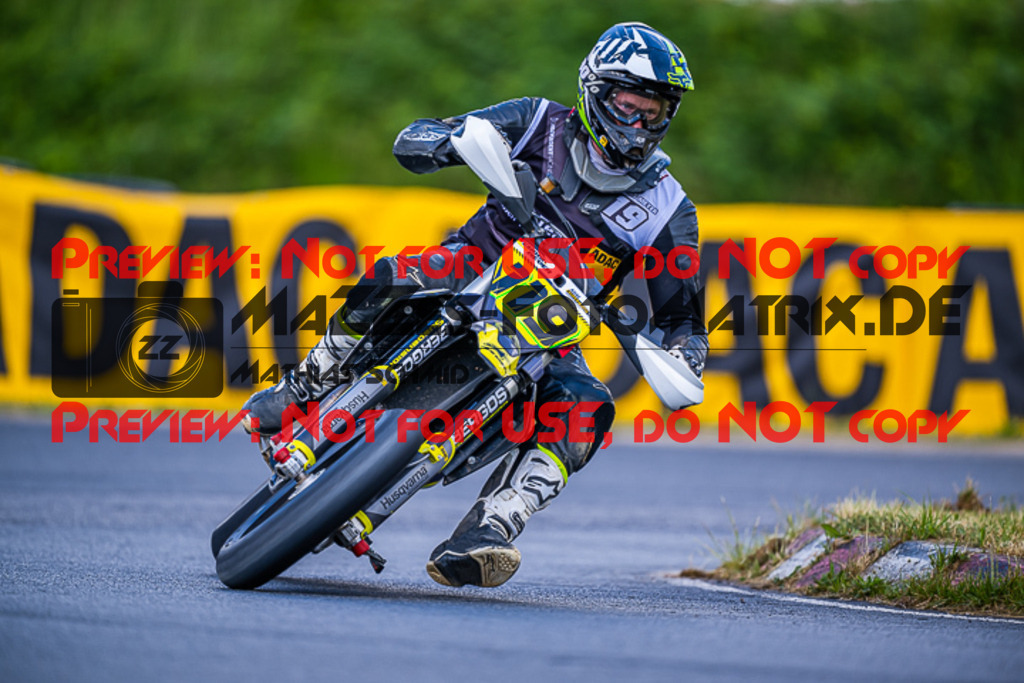 MaZZes_FotoMatrix_220528_2015 | Fotograf Mathias Schmid
Sportfotograf,
Eventfotograf,
Hochzeitsfotograf,
Portraitfotograf