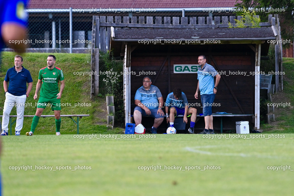 FC Gmünd vs. Union Matrei 19.8.2023 | Headcoach Union Matrei Rupert Marko, #23 Nermin Hasancevic, Spielerbank Union Matrei