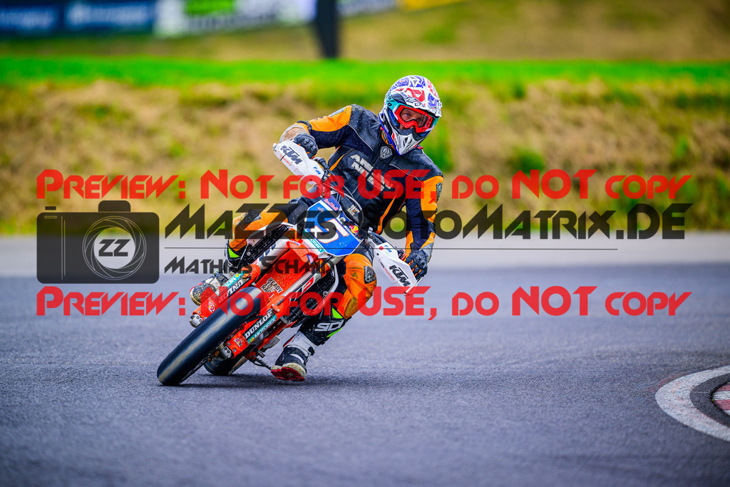 MaZZes_FotoMatrix_240608_6007705_9917 | YOUNGSTER