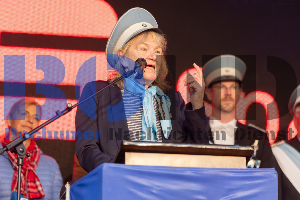 JEM_ZAPMAI20250424-14 | bond - Realisiert mit Pictrs.com