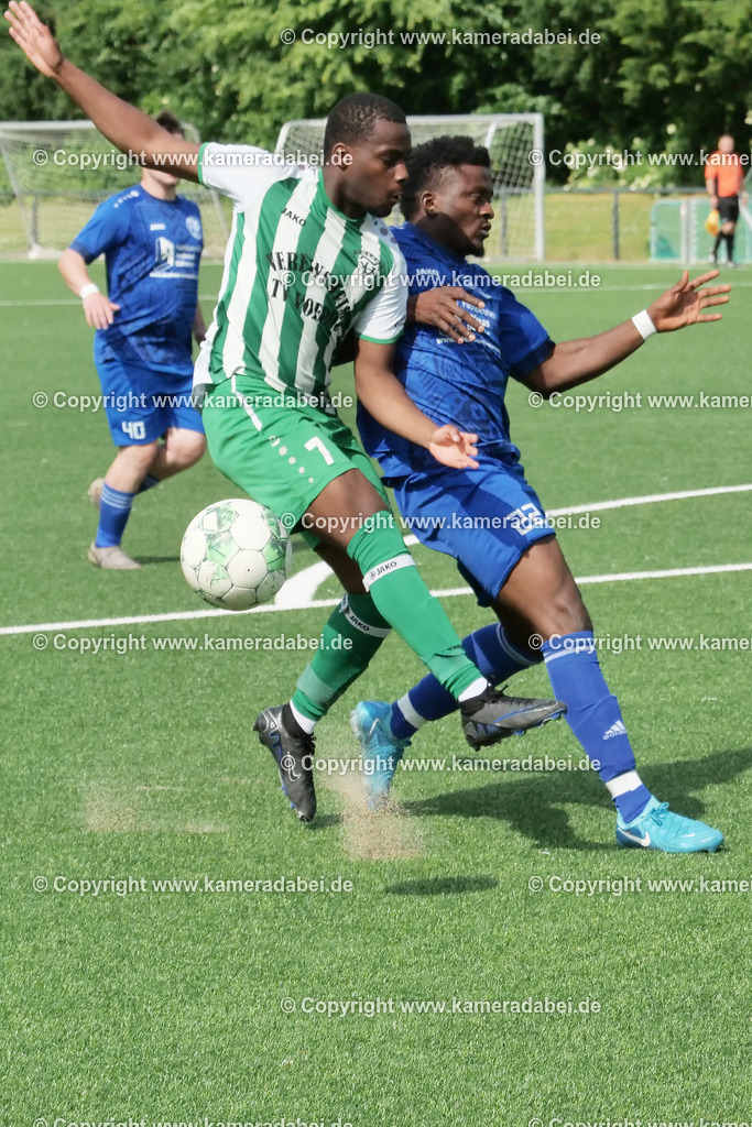 Fußball : Bezirksliga : TV Voerde - FC Sterkrade 72 | Fußball : Bezirksliga : TV Voerde - FC Sterkrade 72 am 25.05.2025 in Voerde - Realisiert mit Pictrs.com