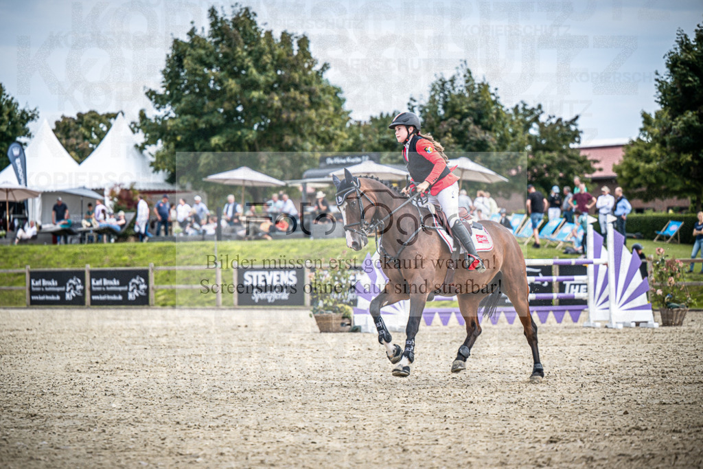 DOS_3515 | Entdecke hochwertige Reitturnierfotos von Foto Oger. Professionell, emotional und authentisch – jetzt Lieblingsmomente im Shop bestellen.Deutschlandweite Turnierfotografie. - Realisiert mit Pictrs.com