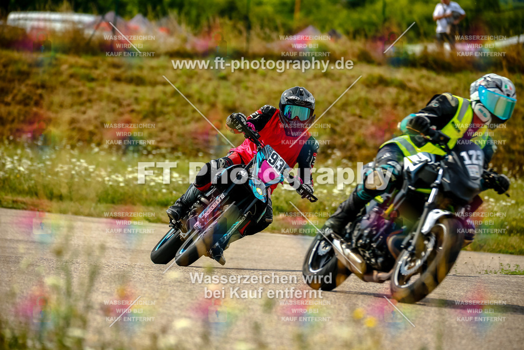 Chambley Juli-0583 | Hier findet Ihr Bilder von Touristenfahrten auf der Nürburgring Nordschleife oder von anderen Veranstaltungen die ich besucht habe. Viel Spass beim Durch Schauen 