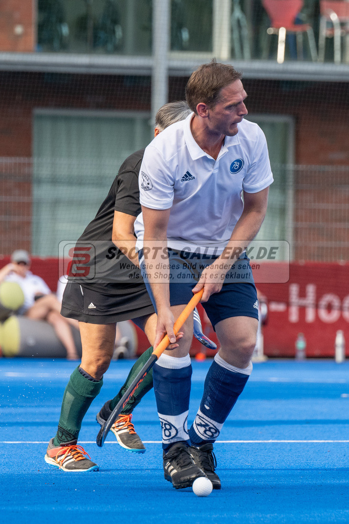 SFE_20240817_0221 | Krefeld, Deutschland, 17.08.2024:  European Cup for Recreational Hockey Players im KTHC Stadion Rot-Weiss Köln Tennis and Hockey Club am 17.08.2024 in Krefeld, Deutschland. (Foto von Stephan Fehrmann)Krefeld, Germany, 17.08.2024: European Cup for Recreational Hockey Players in KTHC Stadion Rot-Weiss Köln Tennis and Hockey Club at 17.08.2024 in Krefeld, Deutschland. (Foto from Stephan Fehrmann)