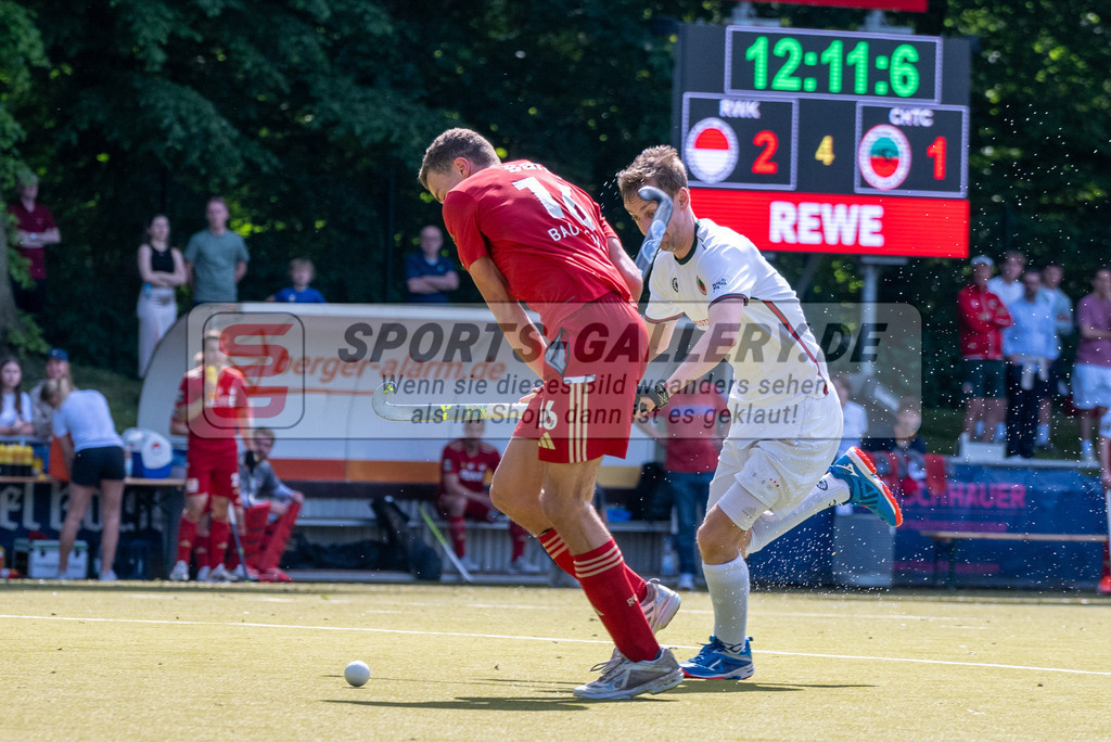 SFE_20240511_0122 | Krefeld, Deutschland, 11.05.2024: Antheus Barry (Rot-Weiss Köln) in Aktion waehrend des Spiels der Feldhockey 1. Bundesliga Herren zwischen Crefelder HTC - Rot Weiss Köln im Gerd-Wellen-Hockeyanlage am 11.05.2024 in Krefeld, Deutschland. (Foto von Stephan Fehrmann)

Krefeld, Germany, 11.05.2024: Antheus Barry (Rot-Weiss Köln) in action during the game of Feldhockey 1. Bundesliga Herren between Crefelder HTC - Rot Weiss Köln in Gerd-Wellen-Hockeyanlage at 11.05.2024 in Krefeld, Deutschland. (Foto from Stephan Fehrmann)