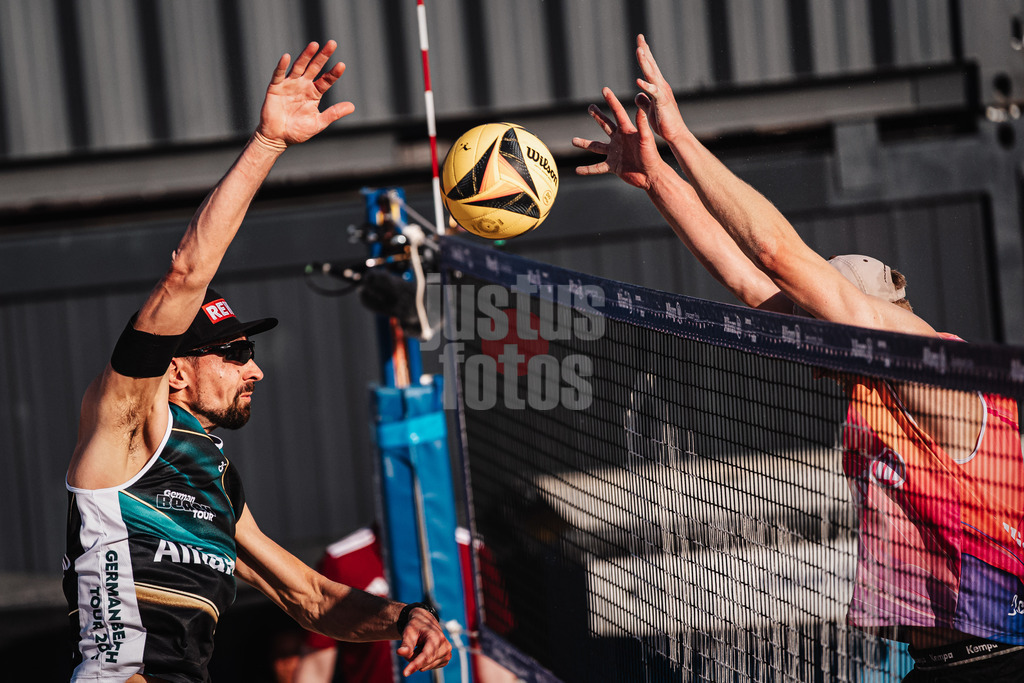 Beachvolleyball | Männer | Allianz German Beach Tour 2025 | Tourstop Bremen | 12.06.2025 | Jonathan Erdmann beim Angriff