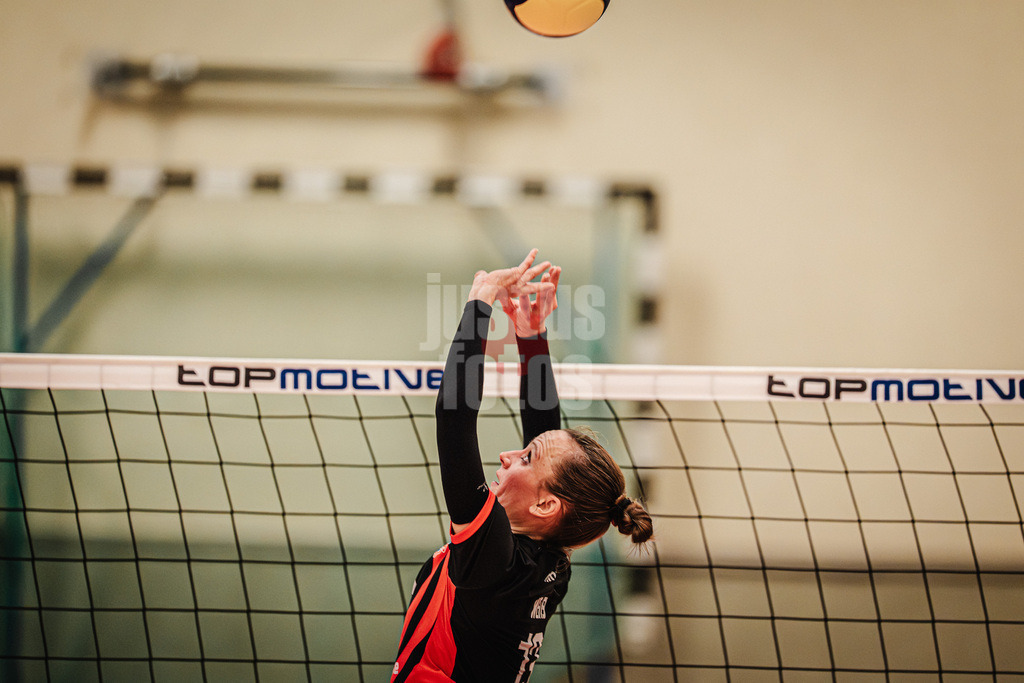 Volleyball | Frauen | Saison 2025/2026 | Volleyball Bundesliga | ETV Hamburger Volksbank Volleys vs. USC Münster | 22.01.2026 | Zuspiel von Kathleen Weiß (#13, ETV Hamburger Volksbank Volleys)