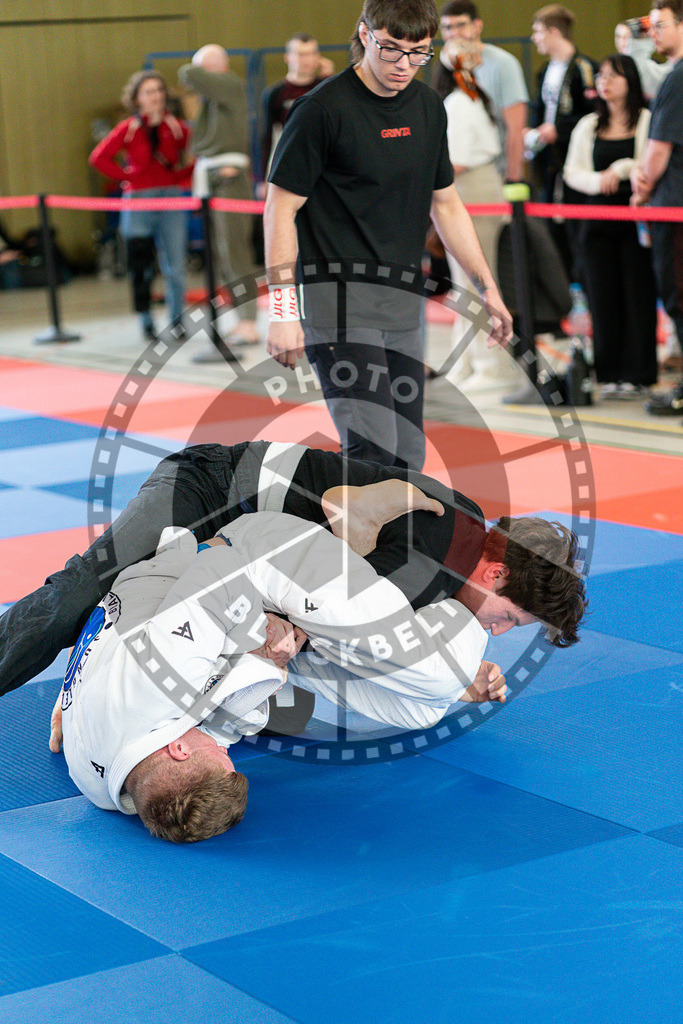 20250510PBB1291 | Athletes compete during the JJLG Berlin Open Jiu-Jitsu Championship on May 10, 2025 in Berlin, Germany. © Chiara Dazi / photoblackbelt