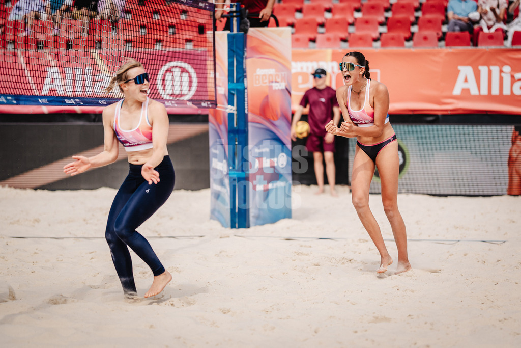 Beachvolleyball | Frauen | Allianz German Beach Tour 2025 | Tourstop Bremen | 13.06.2025 | v.l. Nina Interwies und Rika Dieckmann freuen sich jubeln