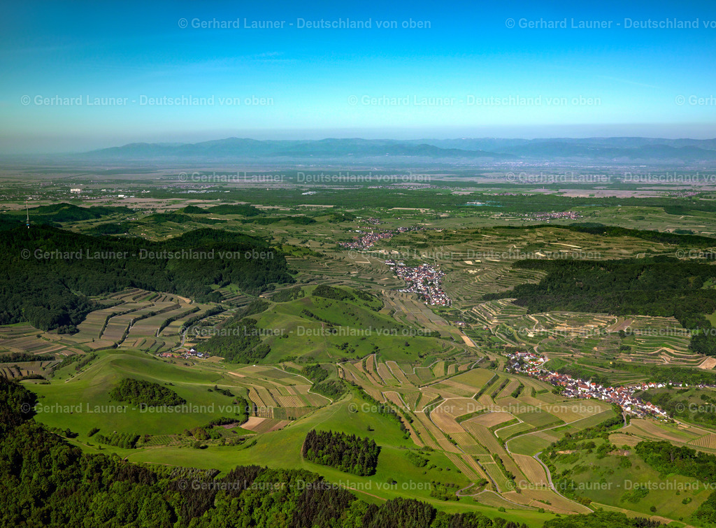 3096253 | Blick von Schelingen über den Kaiserstuhl in Richtung Südwesten auf die Vogesen