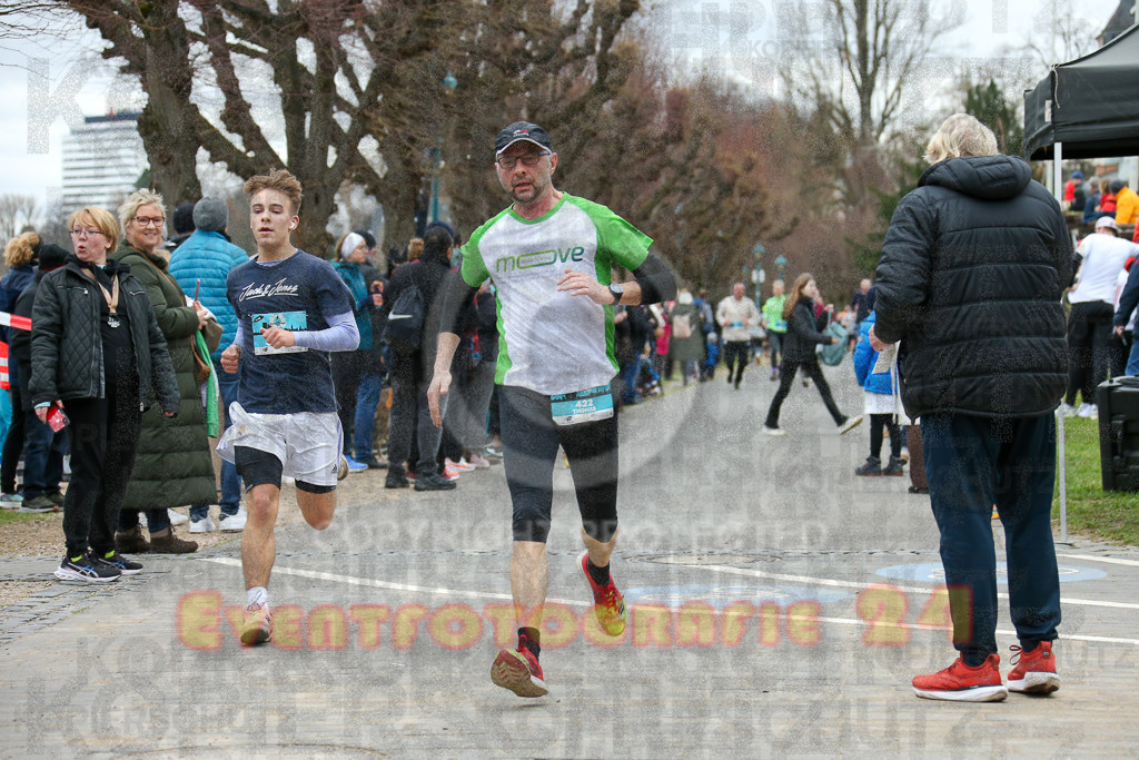 231231_1203_EX1_5347 | Sportfotografie im Rhein-Sieg Kreis, Köln, Bonn, NRW, Rheinland Pfalz, Hessen, etc. Unser Tätigkeitsfeld umfasst den Laufsport vom Volkslauf über den Marathon, Duathlon, Triathon bis zum Ultralauf wie Kölnpfad Ultra oder Schindertrail.